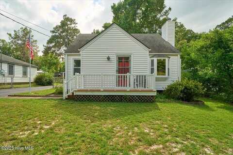 240 E Ohio Avenue, Southern Pines, NC 28387