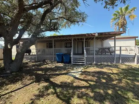 209 N Doughty, ROCKPORT, TX 78382