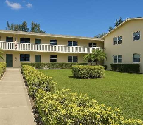 104 Windsor Dr, West Palm Beach, FL 33417