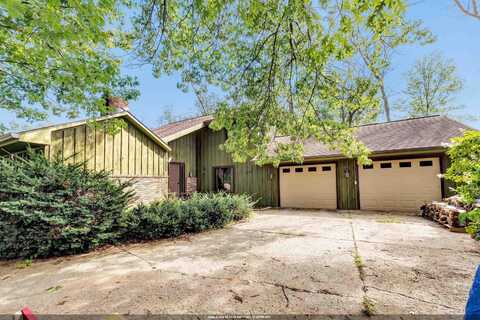 2581 DUNBAR Lane, GREEN BAY, WI 54304