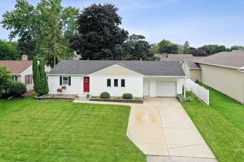 213 COLLE Street, LUXEMBURG, WI 54217
