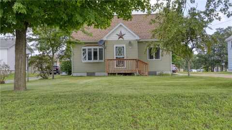 612 E Broadway Street, Blair, WI 54616