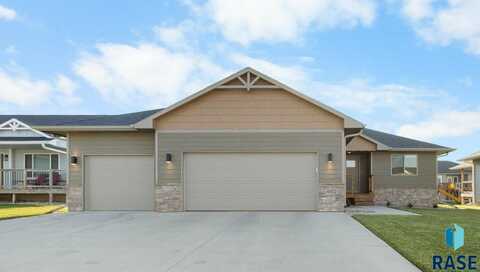 4012 S Home Plate Ave, Sioux Falls, SD 57110