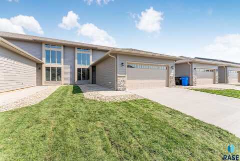 6134 S Bison Pl, Sioux Falls, SD 57108