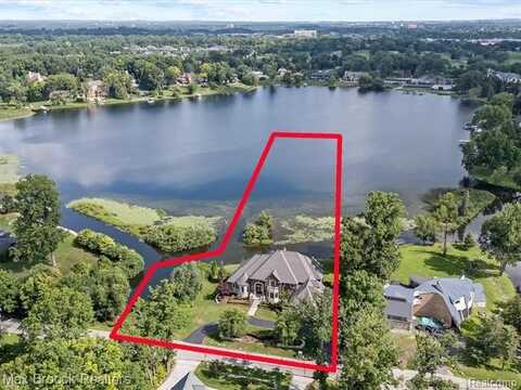 1456 Lochridge Road, Bloomfield Hills, MI 48302