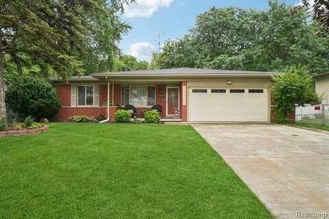 1348 Norfolk Avenue, Grand Blanc, MI 48439