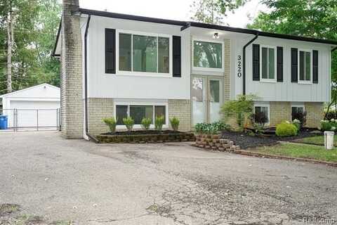 3220 Chenoa Street, Commerce Township, MI 48382