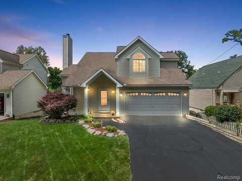 1420 Otter Avenue, Waterford, MI 48328