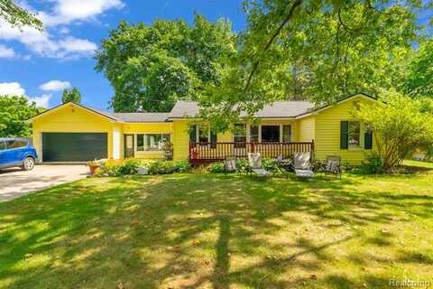 4350 Lessing Avenue, Waterford, MI 48329
