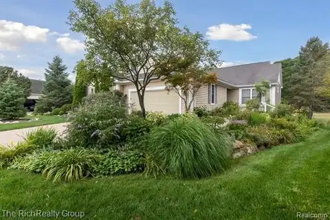 4172 Hamlet Cove, Bath, MI 48808