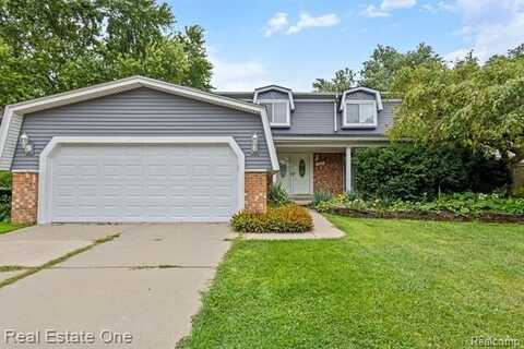 1740 Lakewood Drive, Troy, MI 48083