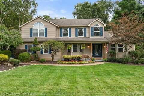 1847 High Pointe Drive, Oxford, MI 48371