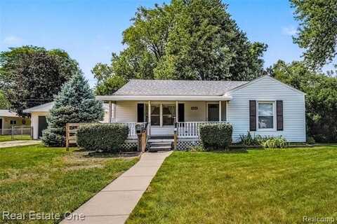 620 S Webik Avenue, Clawson, MI 48017
