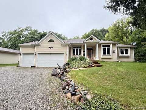 889 Cronkite Drive, Lake Orion, MI 48362