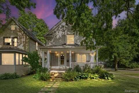 239 S Fairview Avenue, Lansing, MI 48912