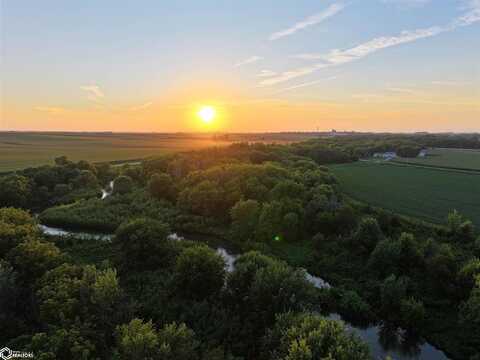 Buffalo Creek Boulevard, Winthrop, IA 50682