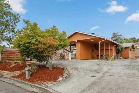 1854 NW FINCH CT, Roseburg, OR 97471
