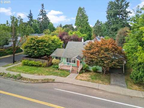 7835 SE CESAR E CHAVEZ BLVD, Portland, OR 97202