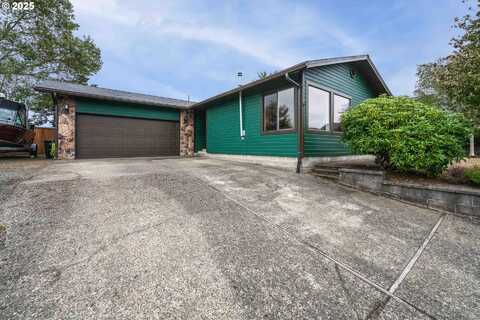 1915 ARTHUR ST, North Bend, OR 97459