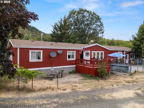 227 LAPP LN, Roseburg, OR 97471