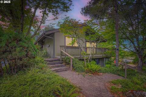 7514 SW BARNES RD, Portland, OR 97225