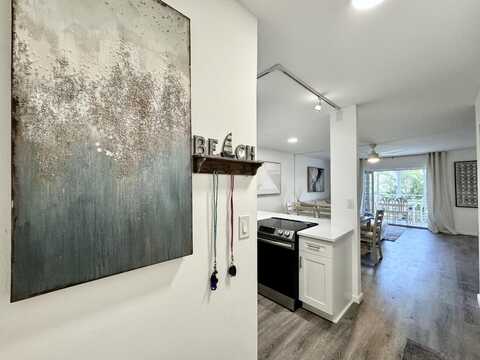 2811 S Garden Drive, Palm Springs, FL 33461