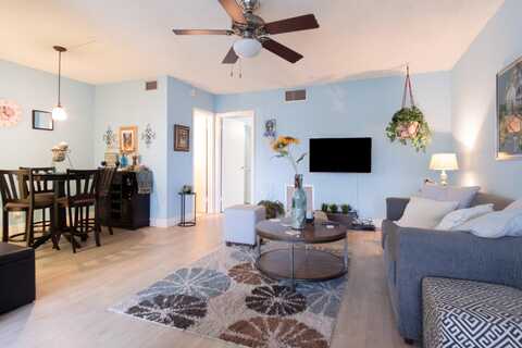 804 SE 7th Street, Deerfield Beach, FL 33441