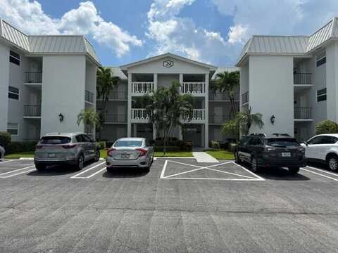 29 Colonial Club Drive, Boynton Beach, FL 33435