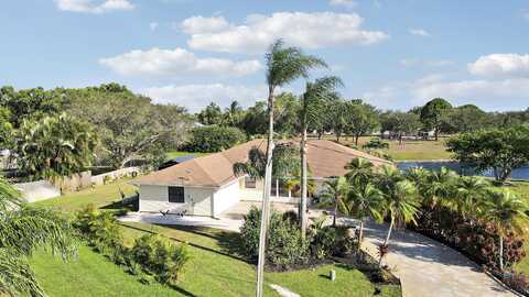 2111 SE Cayuga Court, Port Saint Lucie, FL 34952