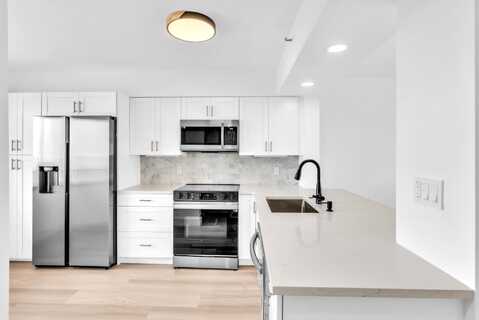7076 Huntington Lane, Delray Beach, FL 33446