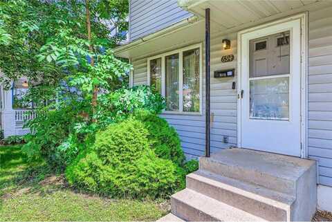 694 Smith Avenue S, Saint Paul, MN 55107