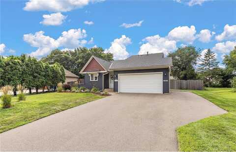 7983 Hallmark Way, Apple Valley, MN 55124