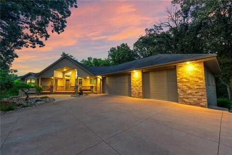 2043 Eaglewood Drive, Shakopee, MN 55379