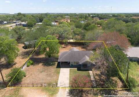 804 County Line Rd, Jourdanton, TX 78026