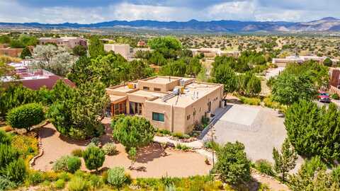 6106 Hoochaneetsa Plaza N, Cochiti Lake, NM 87083