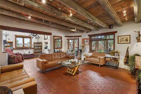 106 Camino Espejo, Santa Fe, NM 87507