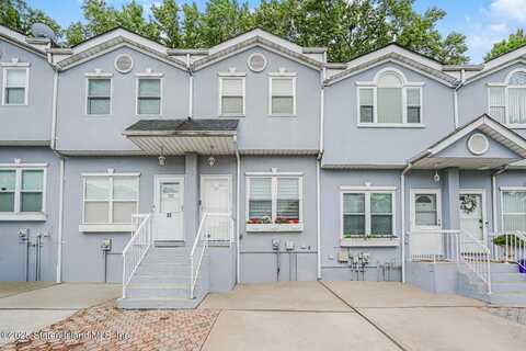 34 Crown Court, Staten Island, NY 10312