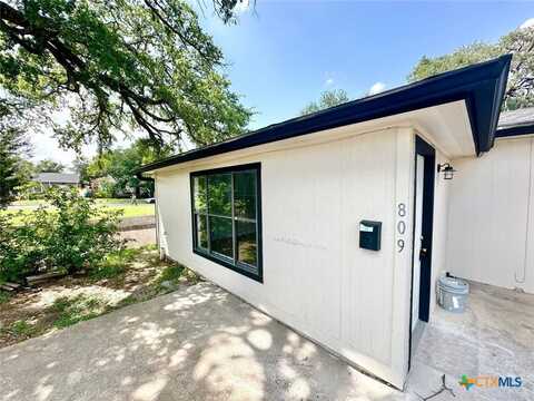 809 W Avenue D, Belton, TX 76513