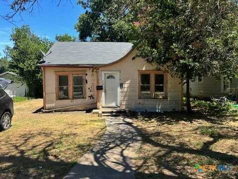 208 N Lumpkin Street, Mart, TX 76664