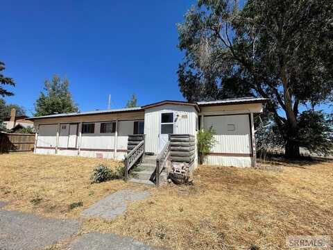 408 1st E, Ririe, ID 83443