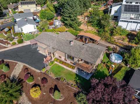 1730 NW Crescent Drive, Grants Pass, OR 97526