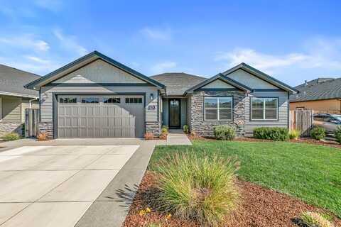 3275 Fallen Oak Drive, Medford, OR 97504
