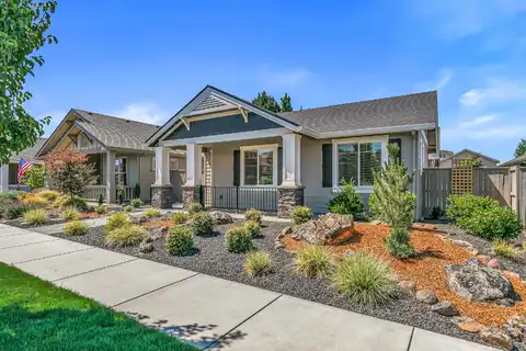 560 Canterwood Drive, Medford, OR 97504