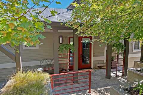 180 Logan Drive, Ashland, OR 97520