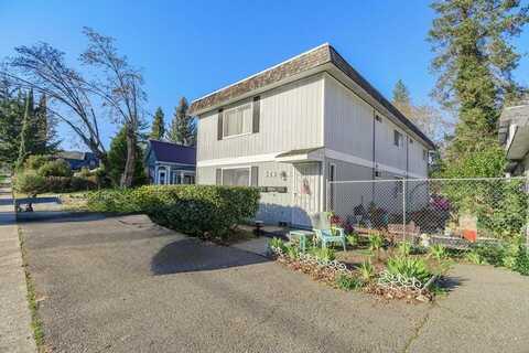 526 NW C Street, Grants Pass, OR 97526