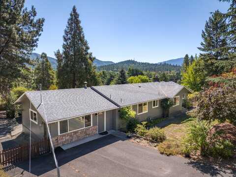 235 Larkin Road, Grants Pass, OR 97527