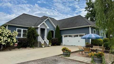 182 Pleasant Grove Road, Jackson, OH 45640