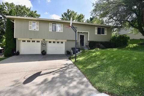 206 HILLSDALE Drive, TREYNOR, IA 51575