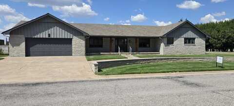102 Pinehurst, Plains, KS 67869