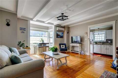 35 Pelham Street, Newport, RI 02840